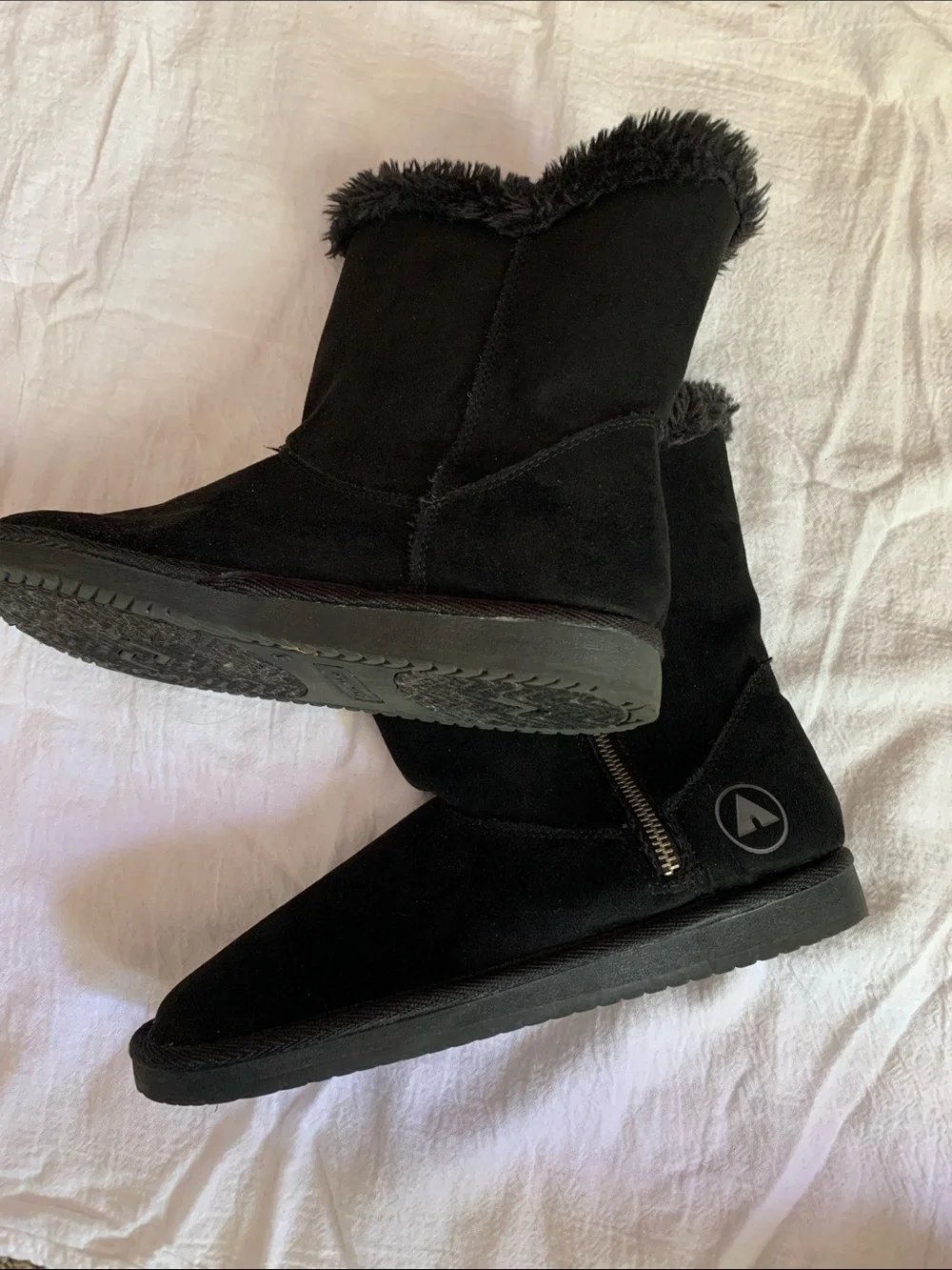 Airwalk Women’s Boots Size 5 Like NEW Black Fur Trim Suede-Look Zip Ankle Boots
